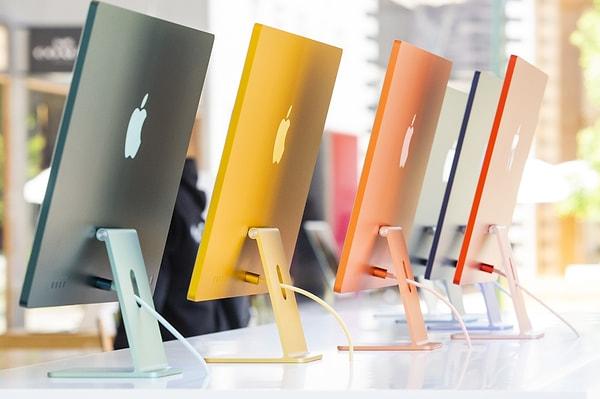 Yeni iMac modelleri, oldukça önemli yenilikler taşısa da başlangıç fiyatını koruyor. Yeni cihazlar, şu anda ülkemizde 49,999 TL'den başlayan fiyatlarla ön siparişe açılmış durumda.