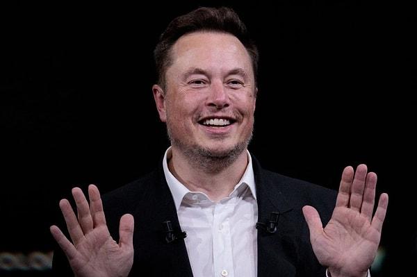 X'in sahibi Elon Musk, attığı tweetlerle dünya gündemine oturuyor.