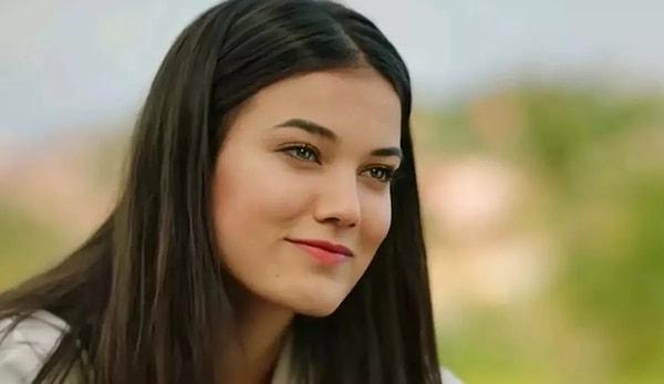 "Vatanım Sensin" ve "Yargı" dizilerinden tanıdığımız Pınar Deniz, son zamanlarda yıldızı en çok parlayan oyunculardan.