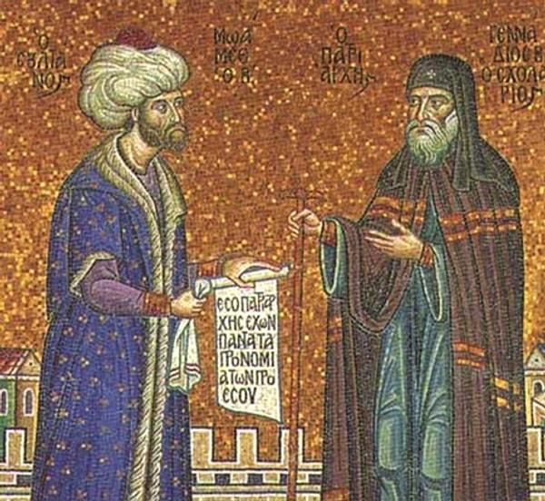 Fatih Sultan Mehmet, 1453 yılında İstanbul'u fethettiğinde; şehirde yerleşik bulunan Patrikhane'nin özgürce faaliyetlerini sürdürmesine izin verdi. Böylece İstanbullu Rum Ortodokslar, şehir Türklerin eline geçtikten sonra da özgürce dinlerini yaşamaya devam ettiler.