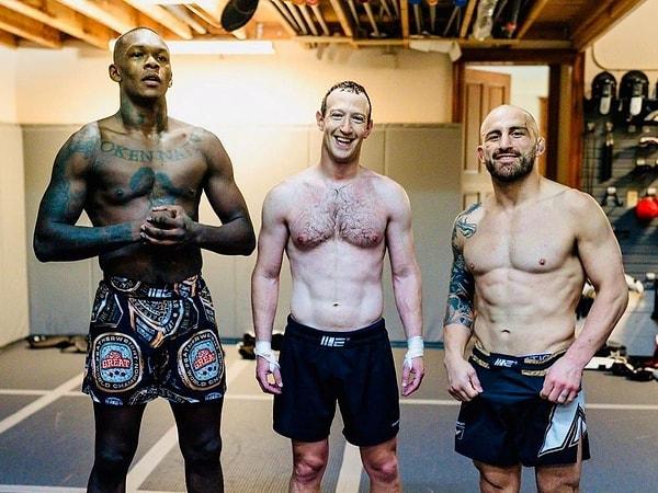 Diğer taraftan Zuckerberg, UFC'nin tüy sıklet şampiyonu Alexander Volkanovski ve eski orta sıklet şampiyonu Israel Adesanya ile antrenman yaparak dövüş konusunda ciddi bir eğitim aldı.