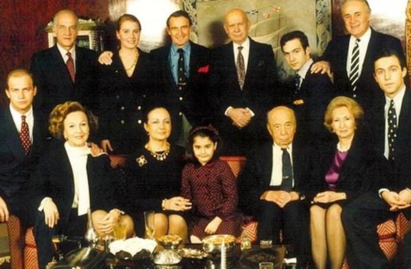 Suna Kıraç, rahatsızlanmasından yıllar önce 8 Temmuz 1992 tarihinde hazırladığı vasiyetnamesini Kadıköy 4. Noterliği’nde 6074 yevmiye numarası ile kayıt altına aldırmıştı.