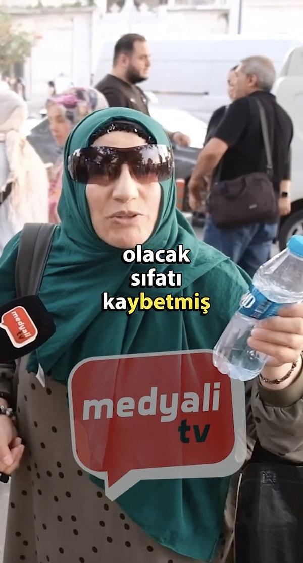 "@medyalitv" mikrofonuna konuşan kadın, Türkiye'deki genç kızların "anne" olacak sıfatı kaybettiğini ve ahlakın bittiğini kızların "lahana gibi serpildiğini" söyledi.