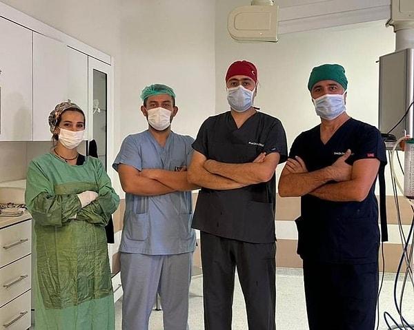 Türkiye'de çok az sayıdaki merkezde yapılabilen bu ameliyatın modifiye edilmiş şeklinin hastalarına uygulandığının altını çizen Prof. Dr. Terzi, ameliyat sonrası 3 gün kontrol altında tutulan K.C.’nin dikkat etmesi gereken öneriler anlatılarak, hastaneden taburcu edildiğini kaydetti.