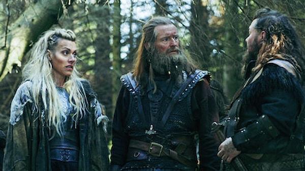 Orijinal ismi Vikingane olan dizinin ilk sezonu 2016 yılında Norveç'te yayınlanmış ve 2017 yılı itibarıyla Netflix dizinin yayın haklarını Norsemen ismiyle satın almış.
