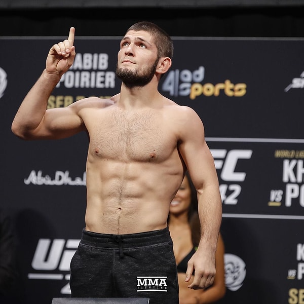 Khabib Nurmagomedov, İslam Makhachev, Khamzat Chimaev ve Belal Muhammad'in isimlerini yazdığı paylaşım büyük tepki topladı.