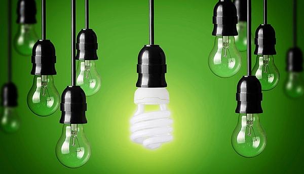 14. Basit bir 'enerji denetimi' ile evinizin enerji verimliliğini artırın ve elektrik faturanızdan tasarruf edin. Evinizin yalıtımının uygun şekilde yapıldığından emin olun. Eski, verimsiz ampulleri LED ampullerle değiştirin.