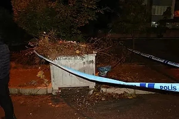 Kastamonu'da çöp konteynerinin yanında çöp poşetinin içinde yeni doğmuş erkek bebek bulundu. Bebek, sağlık ekiplerinin ilk müdahalesi sonrası hastaneye kaldırıldı. Ekipler, yaptıkları inceleme sonucunda çocuğun annesi olduğu belirlenen 16 yaşında bir kızı gözaltına aldı. Gözaltı sayısının artabileceği öğrenildi.