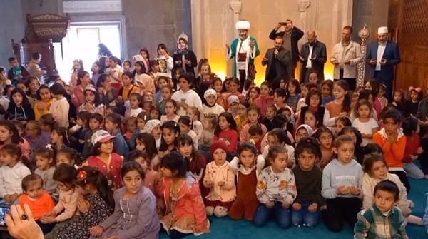 Öte yandan, Erzurum İl Müftülüğü tarafından organize edilen "çocuk-camii buluşması" etkinliğinin düzenlendiği Müderris Ahmet Efendi Camisi’nde 15-16 Ekim'de yapılan "Nasreddin Hoca Erzurum’da" temalı çocuk şenliği yoğun ilgi görümüştü.
