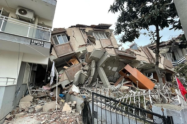 Asrın felaketiyle birlikte Memleket Partisi’nin Hatay İl Başkanlığı binası da yıkıldı.