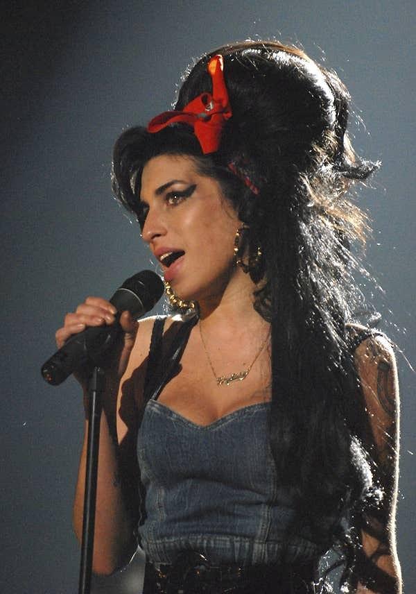 12. Amy Winehouse 2011 yılında 27 yaşında öldü.