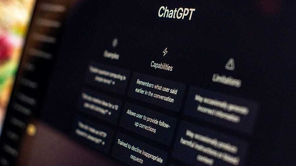 Özellikle, 2022 Kasım ayında piyasaya sürülen yapay zeka ChatGPT, geçen yıl teknoloji kullanımı hakkında birçok tartışmanın odak noktası olmuştu.