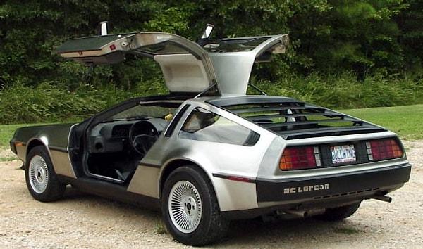 Koleksiyonerler arasında büyük ilgi gören DeLoreanlar, 85 bin dolara kadar alıcı bulabiliyor.