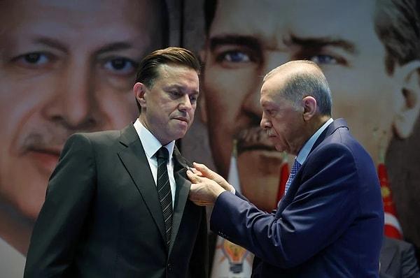Hatipoğlu, bugün ise Ak Parti’ye katıldı. Cumhurbaşkanı Erdoğan, Meclis'te Nebi Hatipoğlu’n parti rozetini taktı.