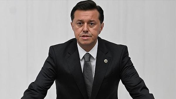 Nebi Hatipoğlu bugün ise AK Parti'ye katıldı. Hatipoğlu'na rozeti ise Cumhurbaşkanı Erdoğan taktı.