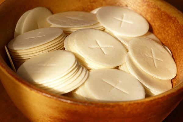 3. "Klisede verdikleri ekmekleri çok seviyordum ama nereden alabileceğimi bulamadım. En sonunda bine yakın küçük ekmek parçasını çaldım."