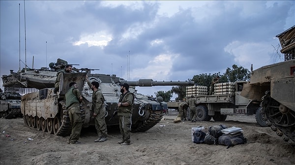 Patel, diğer taraftan "6 Ekim'deki statükoya" da dönmenin mümkün olmadığını belirterek, İsrail'in bölgede güvende olması gerektiğini, Gazze'nin "terör saldırıları" için bir üs olmaması gerektiğini savundu.