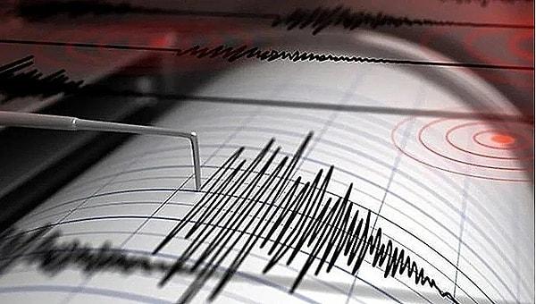 Güney Türkiye'deki Hatay iline bağlı Kırıkhan'da, 4.8 büyüklüğünde bir deprem kaydedildi. Bu doğa olayı, yerel saatle 05.32'de ve yer kabuğunun 8.28 kilometre altında gerçekleşti.