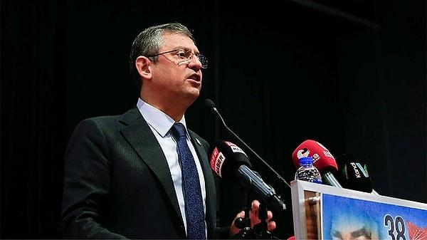 CHP Genel Başkanı Özgür Özel ise "bu düpedüz bir darbe girişimidir" diyerek tepkisini ortaya kotdu.