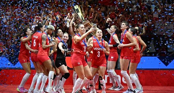 İtalyan çalıştırıcının önderliğinde A Milli Kadın Voleybol Takımı, bu yaz düzenlenen üç turnuvayı da şampiyon olarak tamamladı.