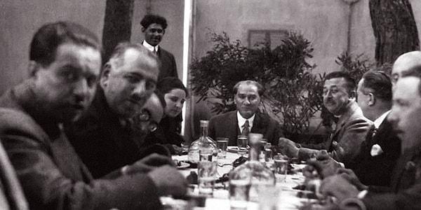 5. Milletinin yiyemediği et yemeklerini kendi sofrasında bulundurmayan Atatürk'ün en sevdiği yemek hangisidir?