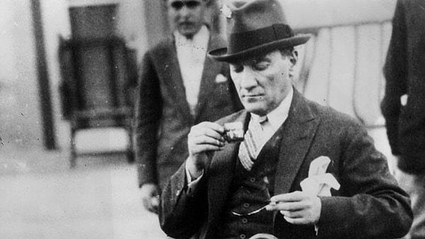10. "Basın başlı başına bir kuvvet, bir mektep, bir rehberdir." diyen Ulu Önder Atatürk, dergi ve gazetelerin basımına da öncülük etmiştir. Atatürk'ün çıkardığı ilk gazete aşağıdakilerden hangisidir?