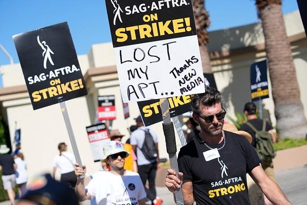 SAG-AFTRA's Landmark Deal Paves the Way for Future Labor Negotiations Amidst Streaming and AI Revolution