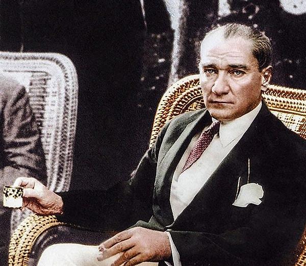 Mustafa Kemal Atatürk'ün vefatının 85. yılı bugün. Her 10 Kasım'da olduğu gibi Atatürk'ü bu yıl da sevgi, saygı ve özlemle anıyoruz.