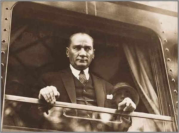 Türkiye Cumhuriyeti'nin kurucusu Atatürk, bugün her sokakta, her caddede, her ilde yani nefes alabildiğimiz her alanda bizlerle olacak.