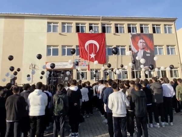 O tören sosyal medyada da beğeni topladı.