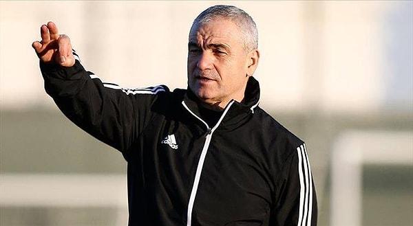 Beşiktaş'ta teknik direktörlük görevine kulüp efsanesi eski futbolcu Rıza Çalımbay getirildi.