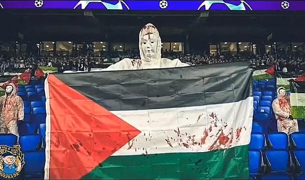 Bir grup Real Sociedad taraftarı, takımlarının oynayacağı Şampiyonlar Ligi mücadelesi öncesi Filistin'e destek protestosu düzenledi.