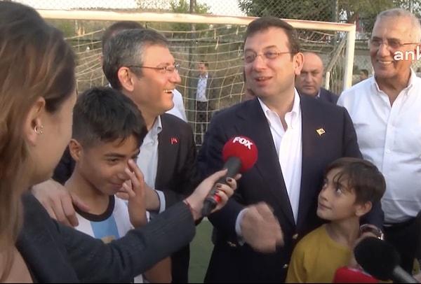 CHP Genel Başkanı Özgür Özel, İBB Başkanı Ekrem İmamoğlu ile birlikte bugün Osmaniye'de bir halı sahaya uğradı ve çocuklarla futbol oynadı. Özel ve İmamoğlu çocuklarla futbol oynarken sohbet etti.
