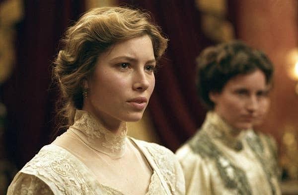 6. Jessica Biel, "The Illusionist" filminin final seçmelerinden bir saat önce 19. yüzyıl prenses kostümü satın aldı ve "baştan aşağı tam donanımlı" bir şekilde geldi.