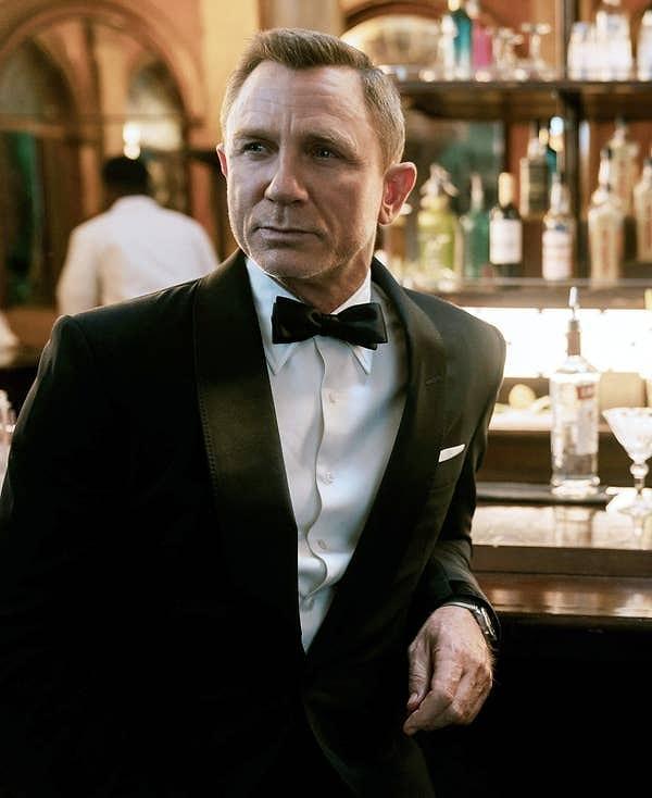 17. Daniel Craig, "Spectre" filmini tamamladıktan sonra James Bond rolünden o kadar sıkıldı ki, "eğer başka bir Bond filmi yaparsam, bu sadece para için olacak" dedi.