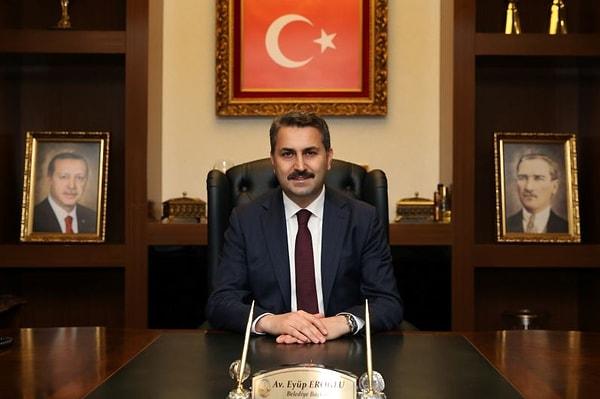 Tokat Belediye Başkanı Eyüp Eroğlu ise Kim Milyoner Olmak İster'de milyonluk soruya "Tokat" cevabını veren Eyüp İşler ve sunucu Kenan İmirzalıoğlu'nu Tokat'a davet etti.