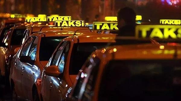 TELE1‘e konuşan İstanbul Taksiciler Esnaf Odası Başkanı Eyüp Aksu, demirbaş giderlerine gelen zamlardan dolayı yüzde 65 oranında taksimetre tarife artışı talebinde bulunduklarını duyurdu. Aksu, “Yılbaşında toplu taşıma araçlarına, taksiye, minibüse, servise rutin zam yapılıyor. Biz de bundan dolayı talebimizi şimdiden ilettik” dedi.