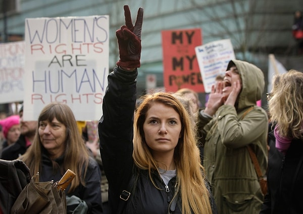 Feminizm, genel itibariyle kadın haklarının korunarak kadın-erkek eşitsizliğinin ortadan kaldırılmasını destekleyen toplumsal bir harekettir. Kadın hareketlerini doğrudan ilgilendiren tüm siyasi, toplumsal, kültürel ve ekonomik alanlarda bilinçlenmeyi esasa alır.