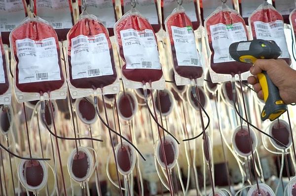 Rh null kişiler, kan ihtiyacı durumunda dünya genelinde sadece dokuz aktif bağışçıdan oluşan küçük bir donör ağına bağlıdır ve bu durum altın kan grubunu dünyanın en değerli kan grubu yaparak Altın Kan Grubu adını almasına sebep olmaktadır.