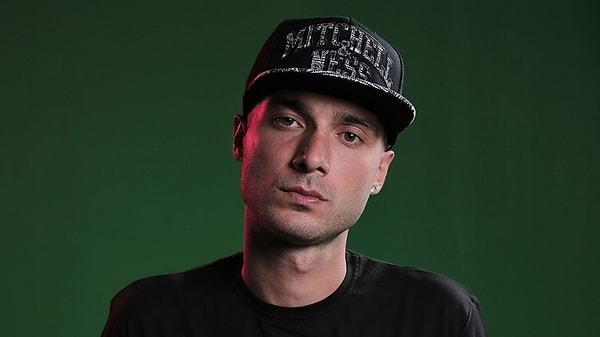 2010 yılında kansere yakalanan ve tedavisinin ardından müzik kariyerine geri dönen Sansar Salvo, son olarak 2023 yılında Kayıt Tuşu isimli mixtape'ini yayınlamıştı.
