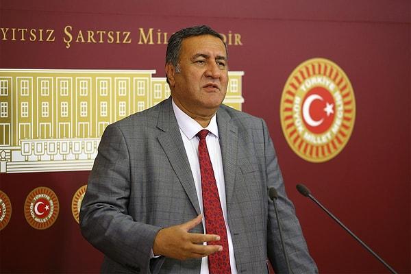 CHP'li Vekil Gürer, Bakan Işıkhan'a "Aşırı yoksulluk içinde yaşayan kişi sayısı kaç?" soruna aldığı yanıtı basın toplantısıyla açıkladı.