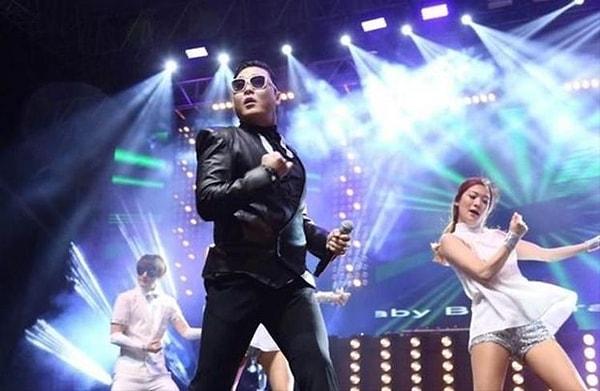 Gangnam Style şarkısıyla dünyada büyük bir fırtına kopartan Psy, İstanbul'da binlerce insanın katıldığı bir konser verdi.