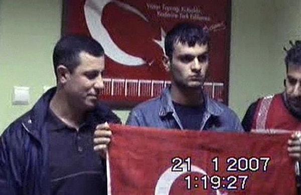 Gazeteci Candaş Tolga Işık, Agos Genel Yayın Yönetmeni Hrant Dink'in katili Ogün Samast için verilen tahliye kararına, "Adaletten, hukuktan, yargıdan filan kimse bahsetmesin. Yazıklar olsun.." diyerek sert tepki gösterdi.
