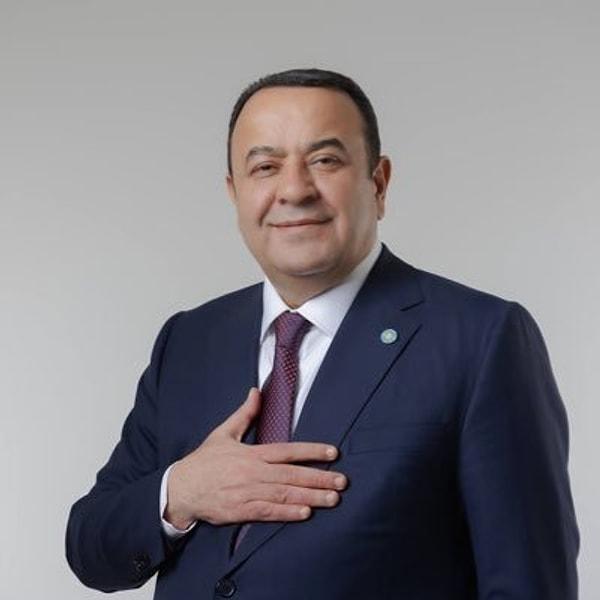 İyi Parti'nin Ankara Milletvekili Adnan Beker partiden istifa etti.