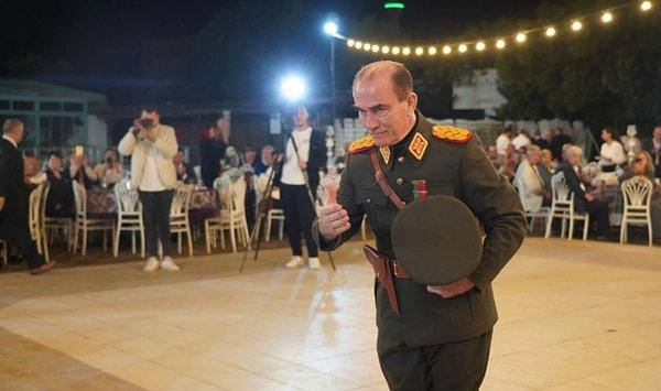 Son zamanlarda  "Atatürk'e benzeyen adam" furyası aldı başını gitti.