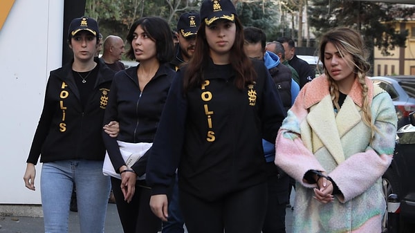 Dolandırıcılık ve kara para aklamayla suçlanan Bahar Candan ve Nihal Candan, bugün tutuklanarak cezaevine gönderildi.