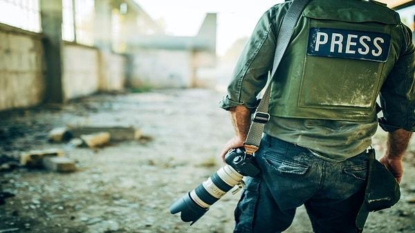 “Gazetecilerin seyahat ihtiyacı avukatlardan büyük ihtimalle daha fazladır. Son Gazze olaylarında da görüldüğü gibi, her yere önce gazeteciler koşuyor.”