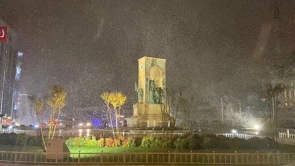 İstanbul’un Avrupa yakasında etkili olan kar yağışı, bir çok ilçede görüldü.