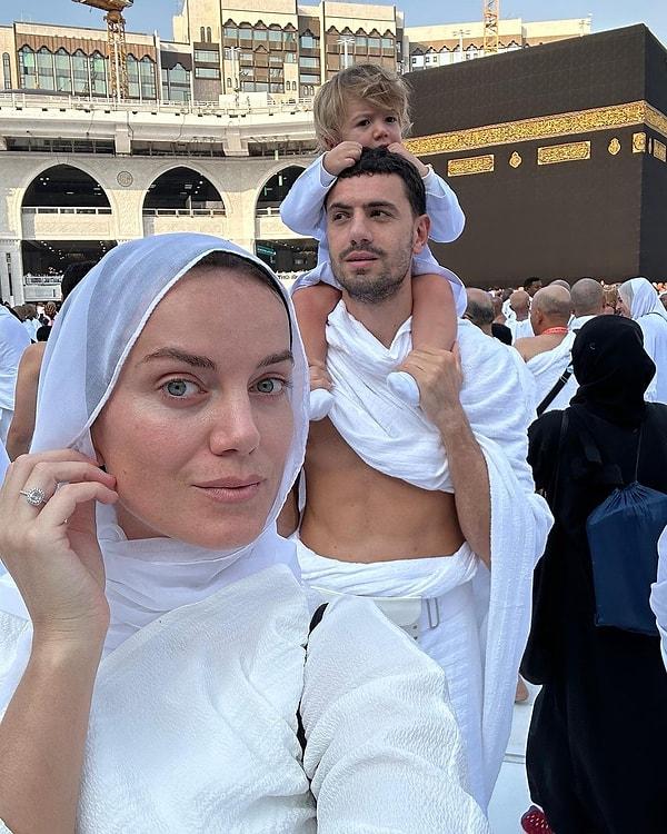 Milli maçlar sebebiyle verilen tatili ailesiyle birlikte Umre'ye giderek değerlendiren Merih Demiral, Mekke'de verdikleri pozları paylaştı.