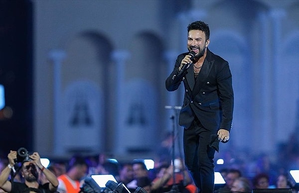 Özellikle son dönemlerde konserleri heyecanla beklenen Megastar cephesinden hayranlarını çok sevindiren bir haber geldi. En son 21 Eylül 2019 tarihinde Harbiye Cemil Topuzlu Açık Hava Sahnesi'nde sahne alan Tarkan'nın 5 yıl sonra yeniden ikonik sahneye çıkacağı duyuruldu.